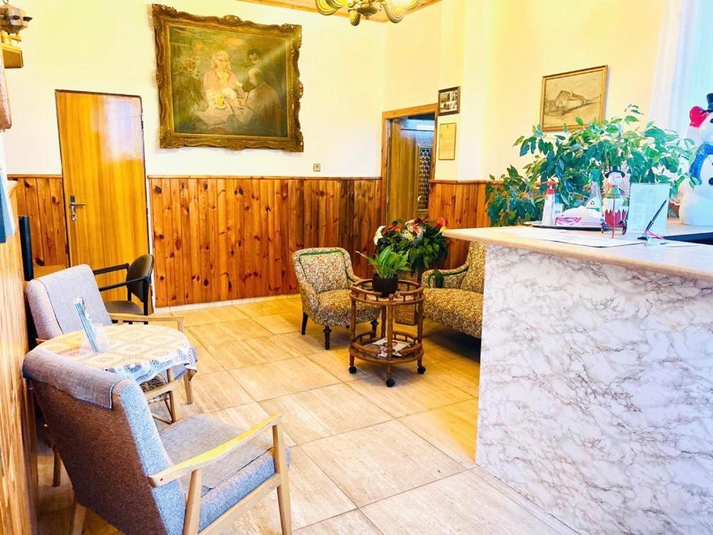 Penzion Chaloupka Hotel Prague Ngoại thất bức ảnh